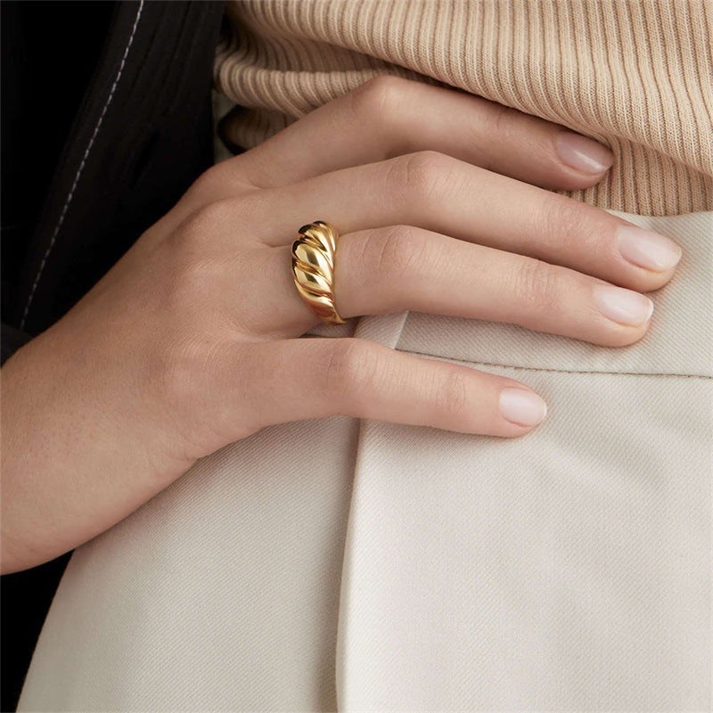 Maia Croissant Dome Ring (Gold)