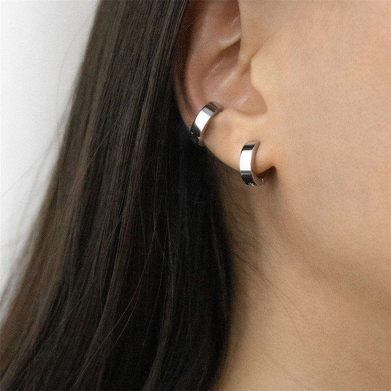 Mia Bold Ear Cuff (Silver)